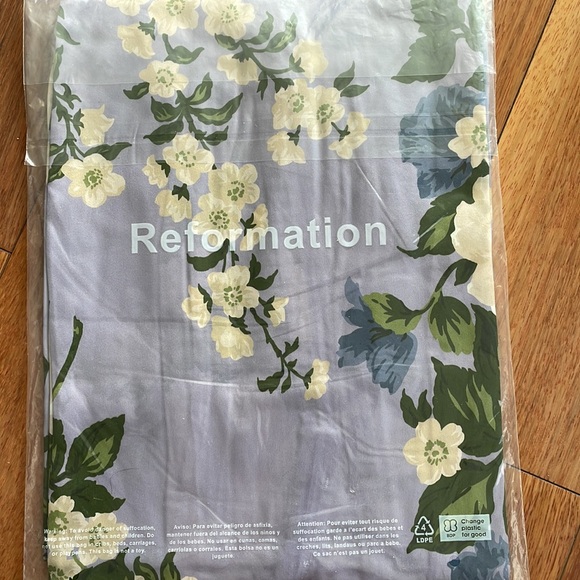 Brand new reformation Frankie Silk Dress - Picture 16 of 16